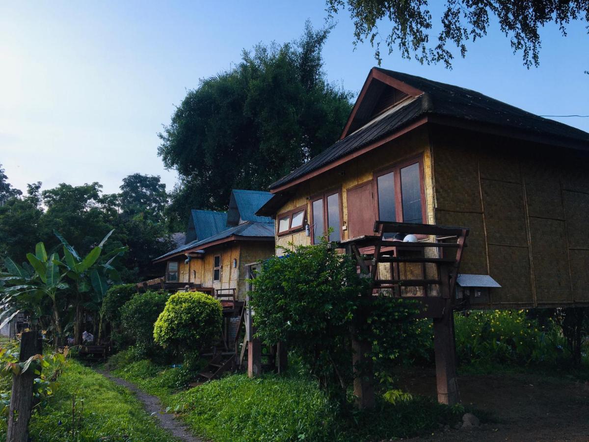 Golden Hut -Chill Bungalows In Town黄金泰式传统独栋小屋 Paj Kültér fotó