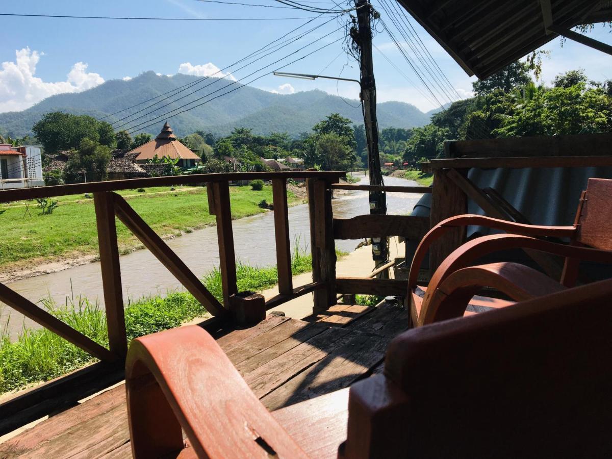 Golden Hut -Chill Bungalows In Town黄金泰式传统独栋小屋 Paj Kültér fotó