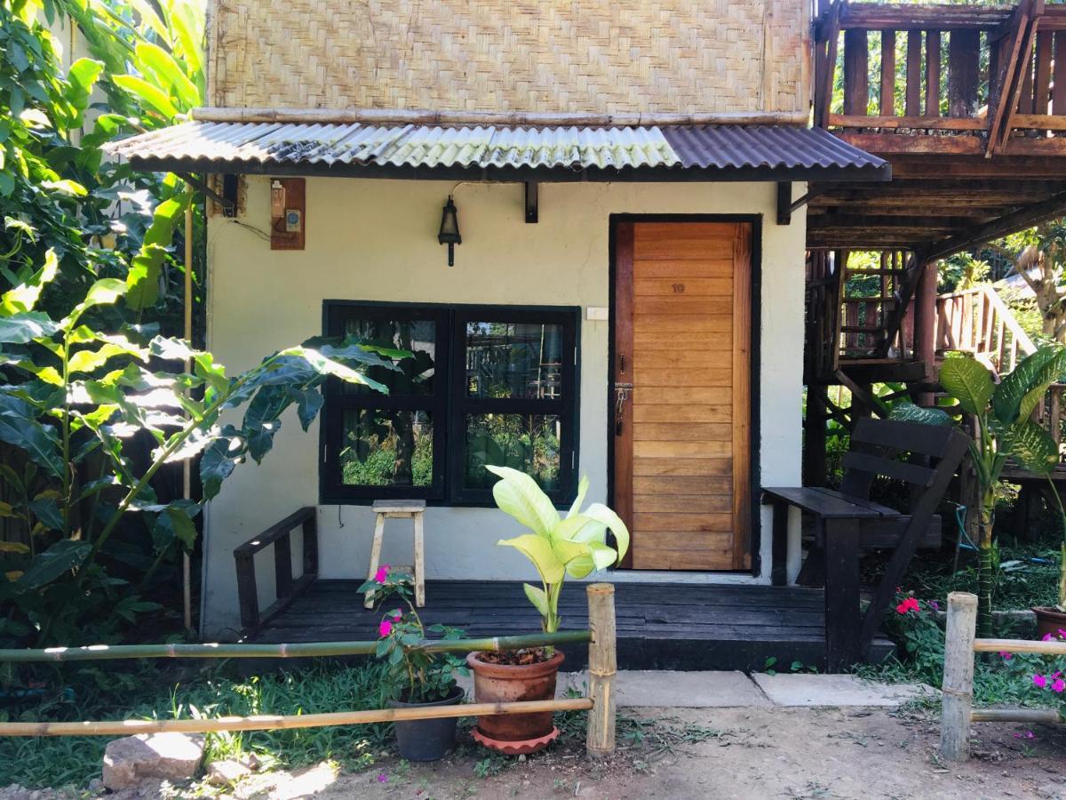 Golden Hut -Chill Bungalows In Town黄金泰式传统独栋小屋 Paj Kültér fotó