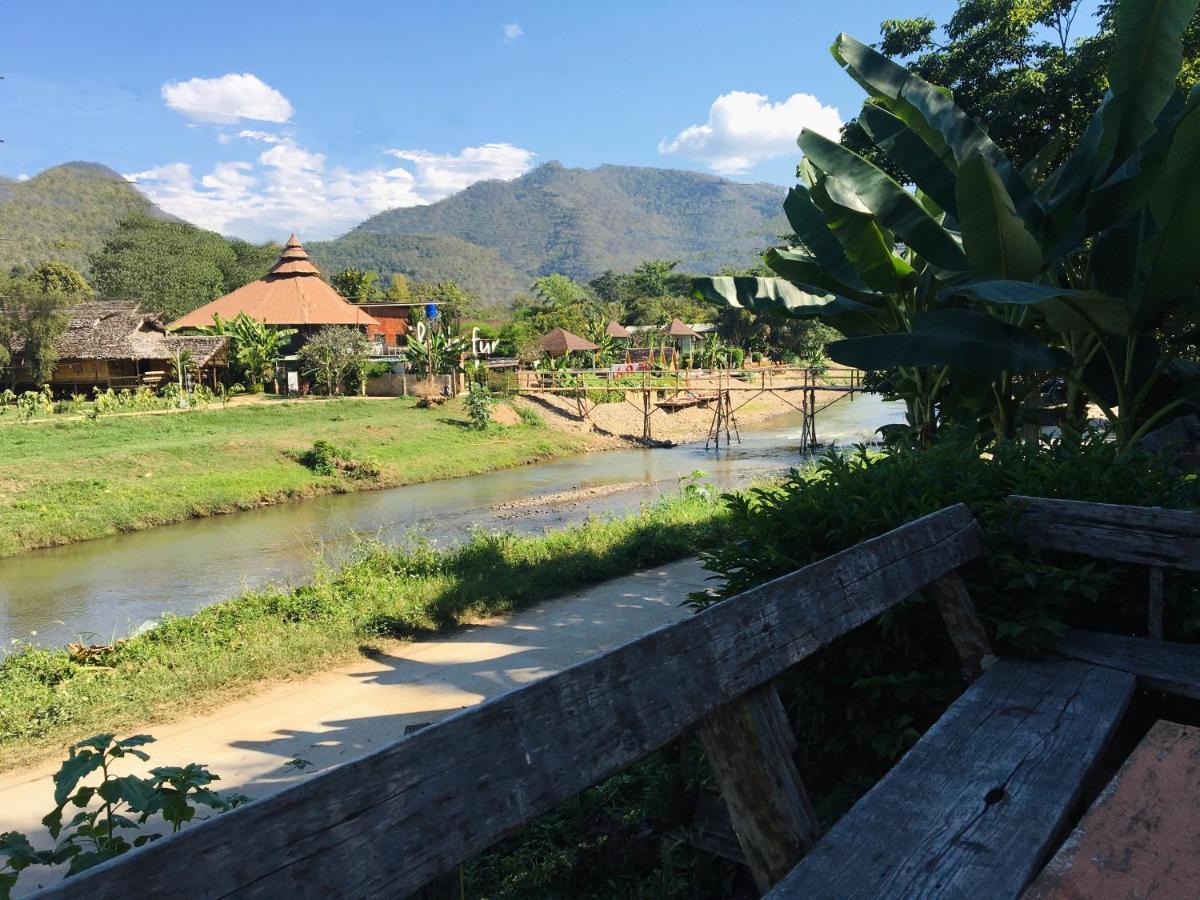 Golden Hut -Chill Bungalows In Town黄金泰式传统独栋小屋 Paj Kültér fotó